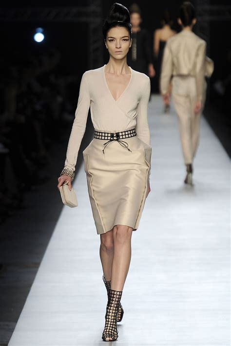 ysl odjela elegantna|ysl outfits meaning.